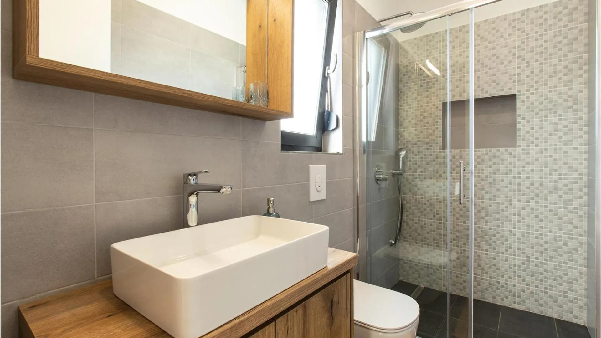 Gorgeous Home In Sukosan With Kitchen
