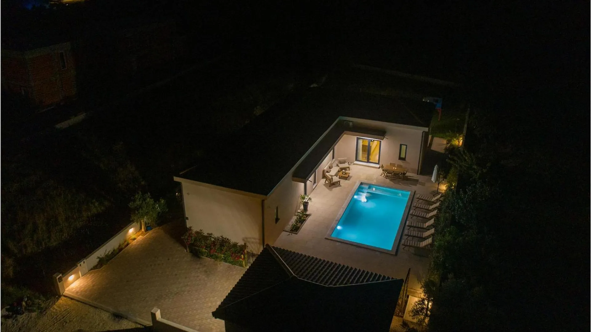 Gorgeous Home In Sukosan With Kitchen Croatie